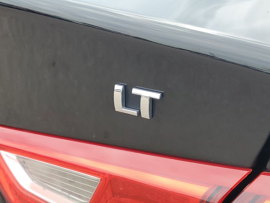 Used 2016 Black Chevrolet LT image 6