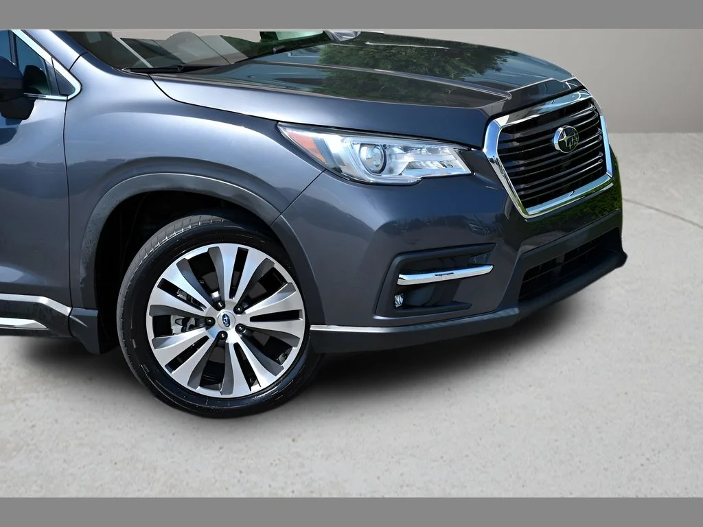 Used 2020 Magnetite Gray Metallic Subaru Limited image 10