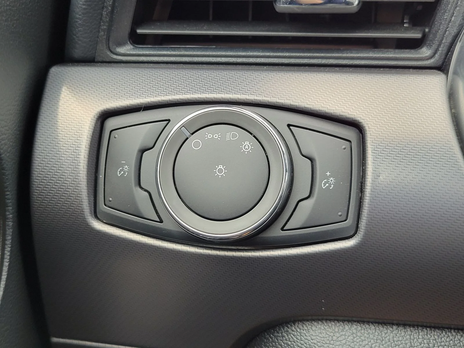 Used 2022 Oxford White Ford EcoBoost Premium image 16