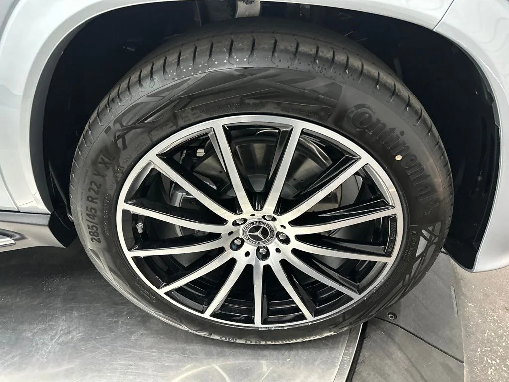 New 2026 Silver Mercedes-Benz GLS 450 image 9