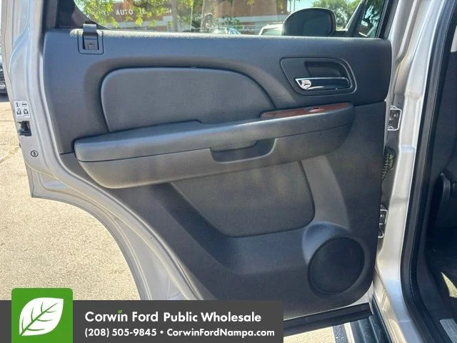 Used 2008 Silver GMC SLE image 27