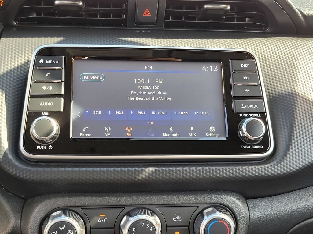 Used 2022 Gray Nissan S image 17