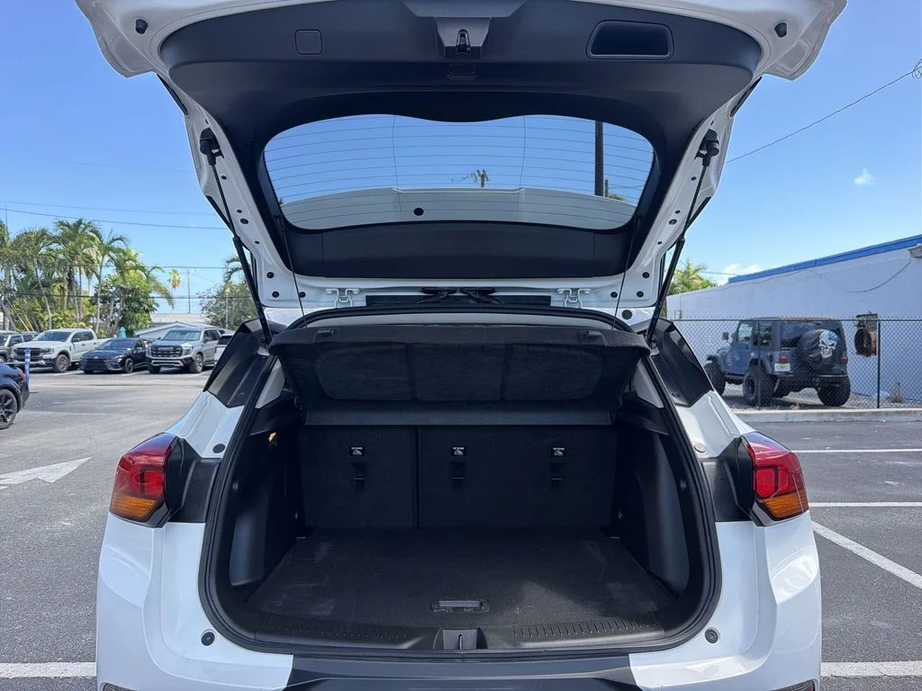 Used 2023 White Buick Preferred image 33