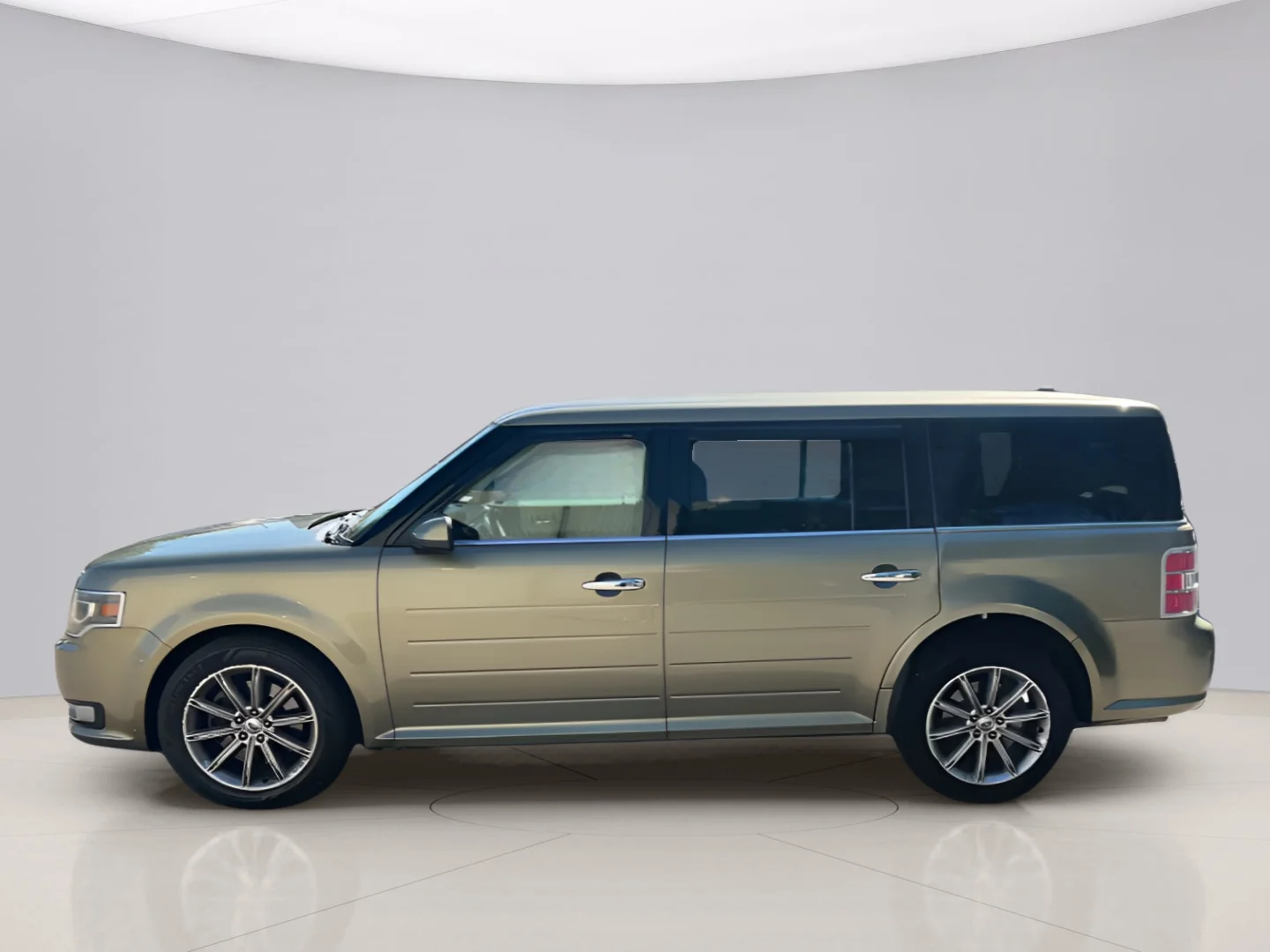 Used 2014 Gold Ford LIMITED image 2