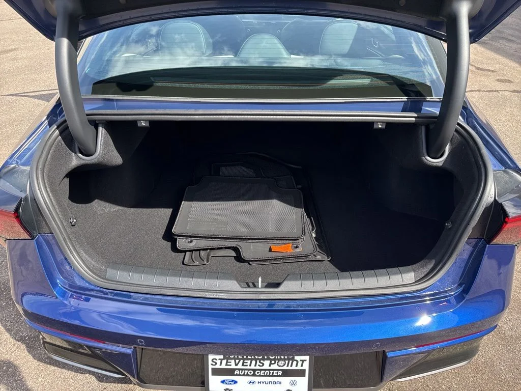 Used 2025 Yacht Blue Kia GT-Line image 38