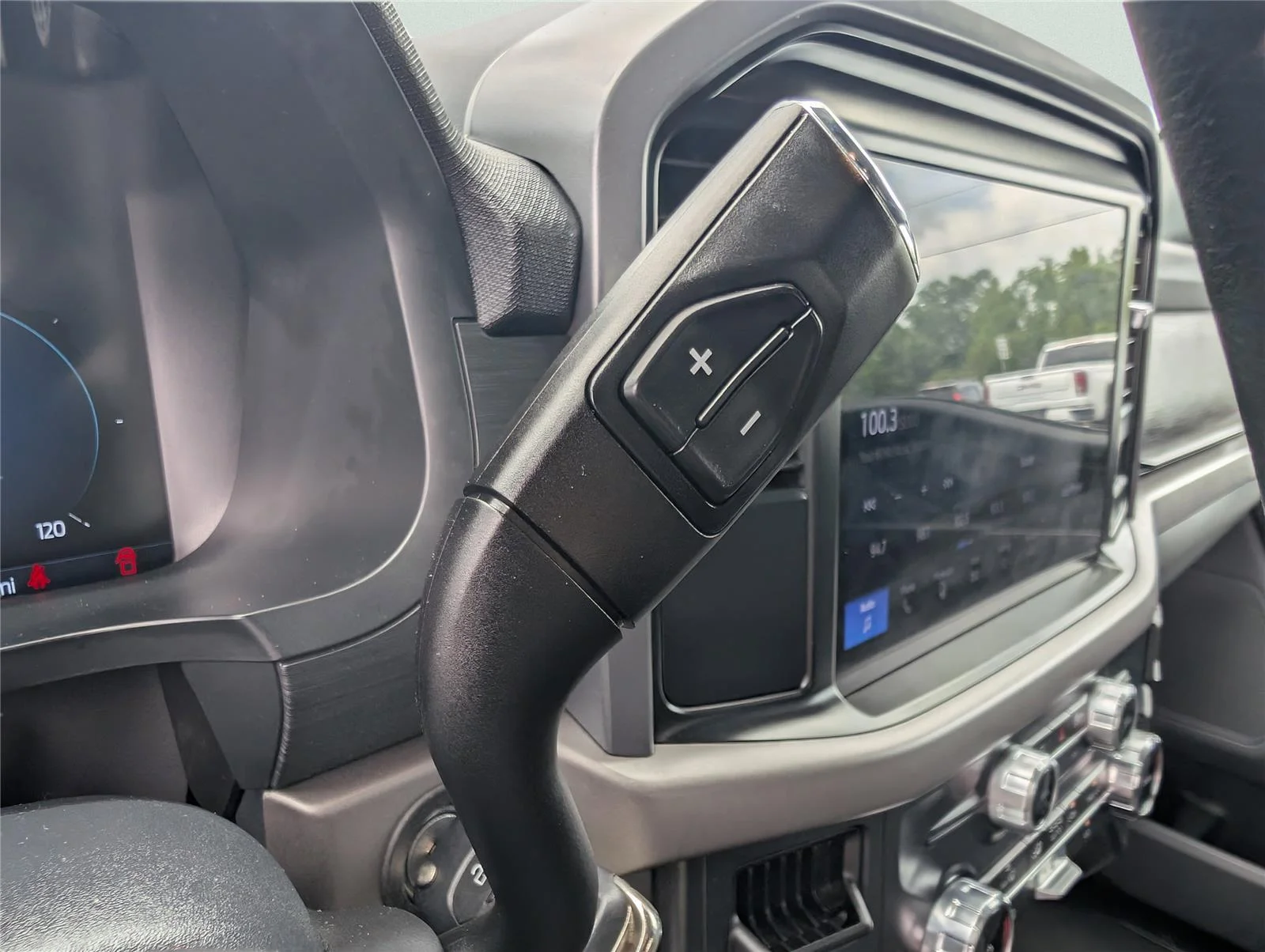 Used 2025 Carbonized Gray Ford XLT image 29