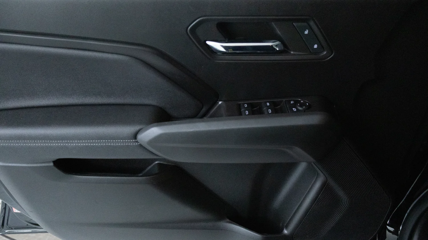 Used 2023 Black Chevrolet LT image 21