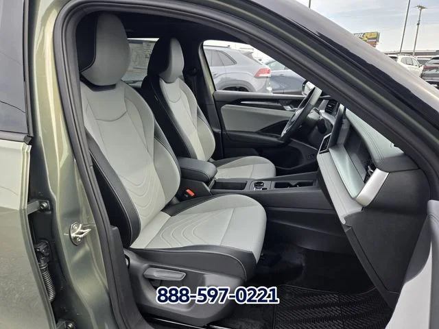 New 2026 Avocado Green w/Deep Black Roo Volkswagen 2.0T SE R-Line Black image 14