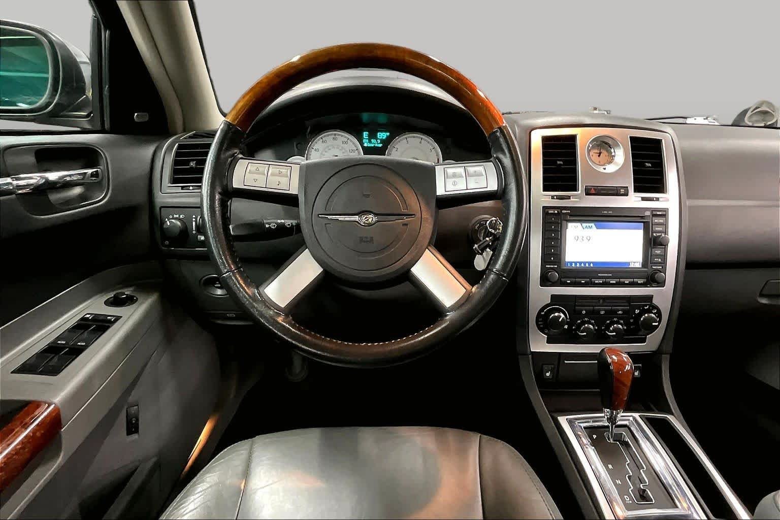 Used 2005 Brilliant Black Crystal Prl Chrysler 300C image 5