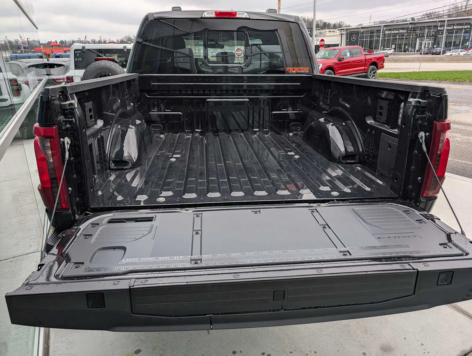 New 2026 Agate Black Metallic Ford XLT image 7