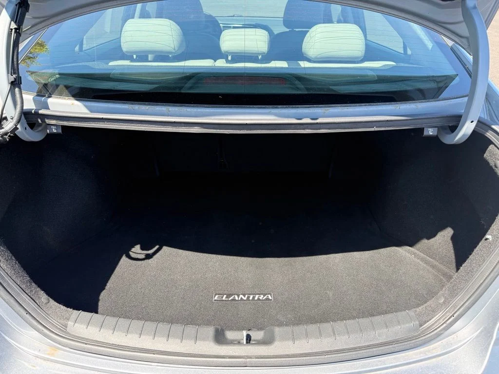 Used 2017 Shale Gray Metallic Hyundai Limited image 21