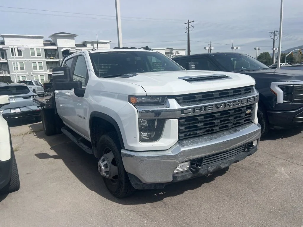 Used 2022 Summit White Chevrolet LT image 5