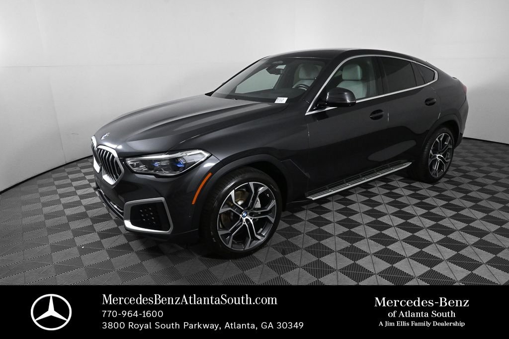 Used 2023 Gray BMW xDrive40i image 1