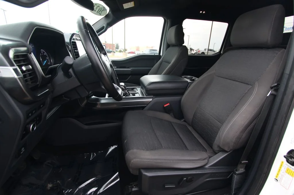 Used 2023 Oxford White Ford XLT image 6
