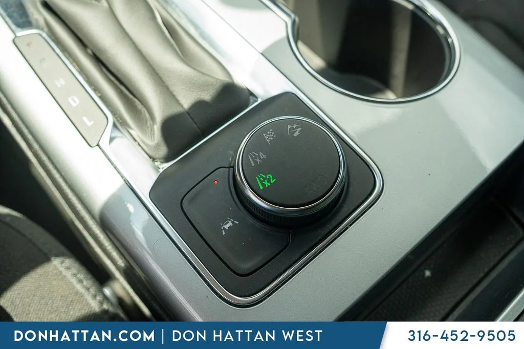 Used 2025 Gray Chevrolet LT image 17