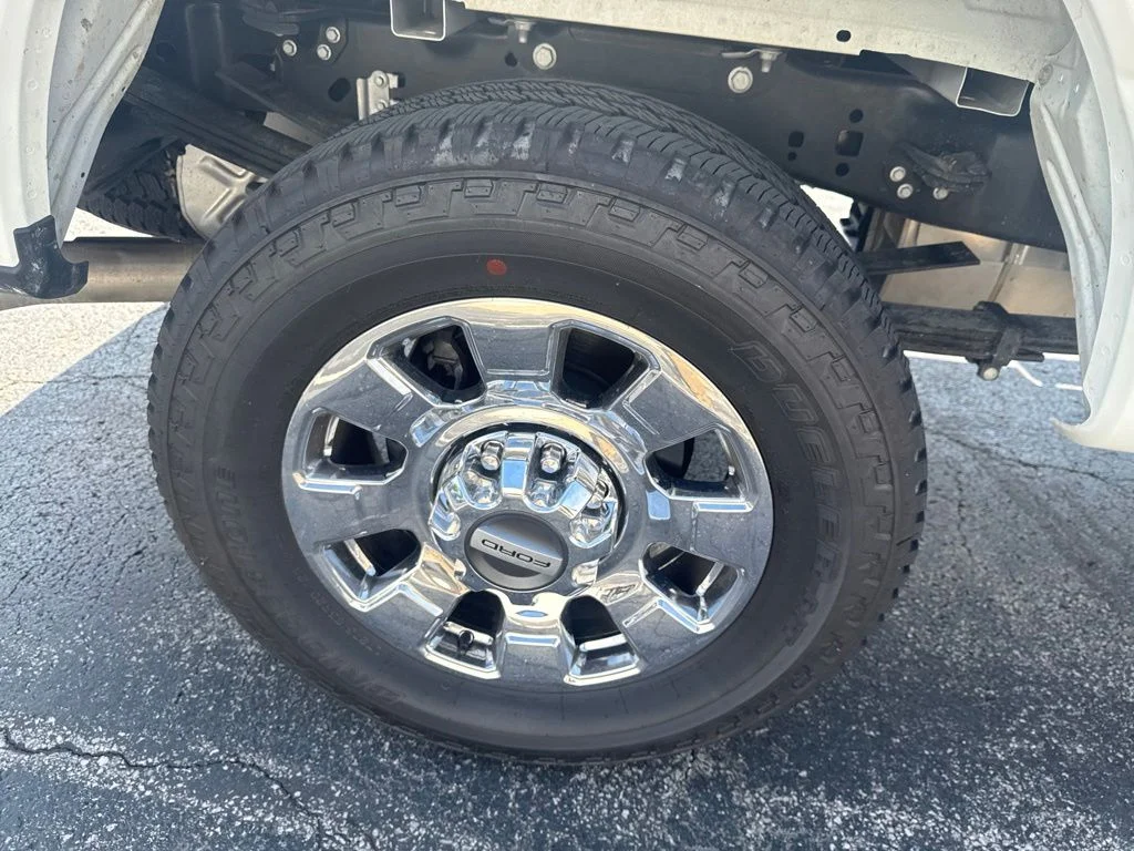 Used 2025 White Ford Lariat image 47