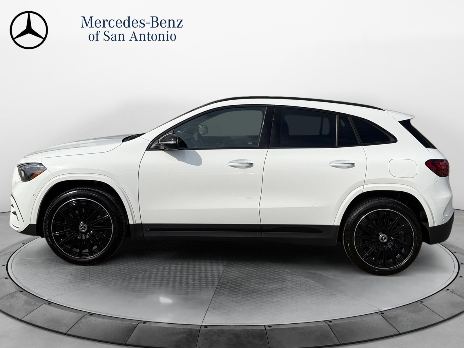New 2026 Polar White Mercedes-Benz GLA 250 image 29