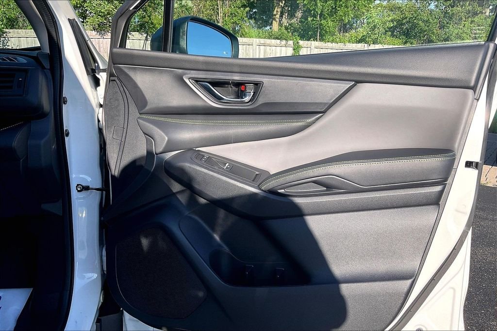 Used 2025 White Subaru Onyx Edition image 24