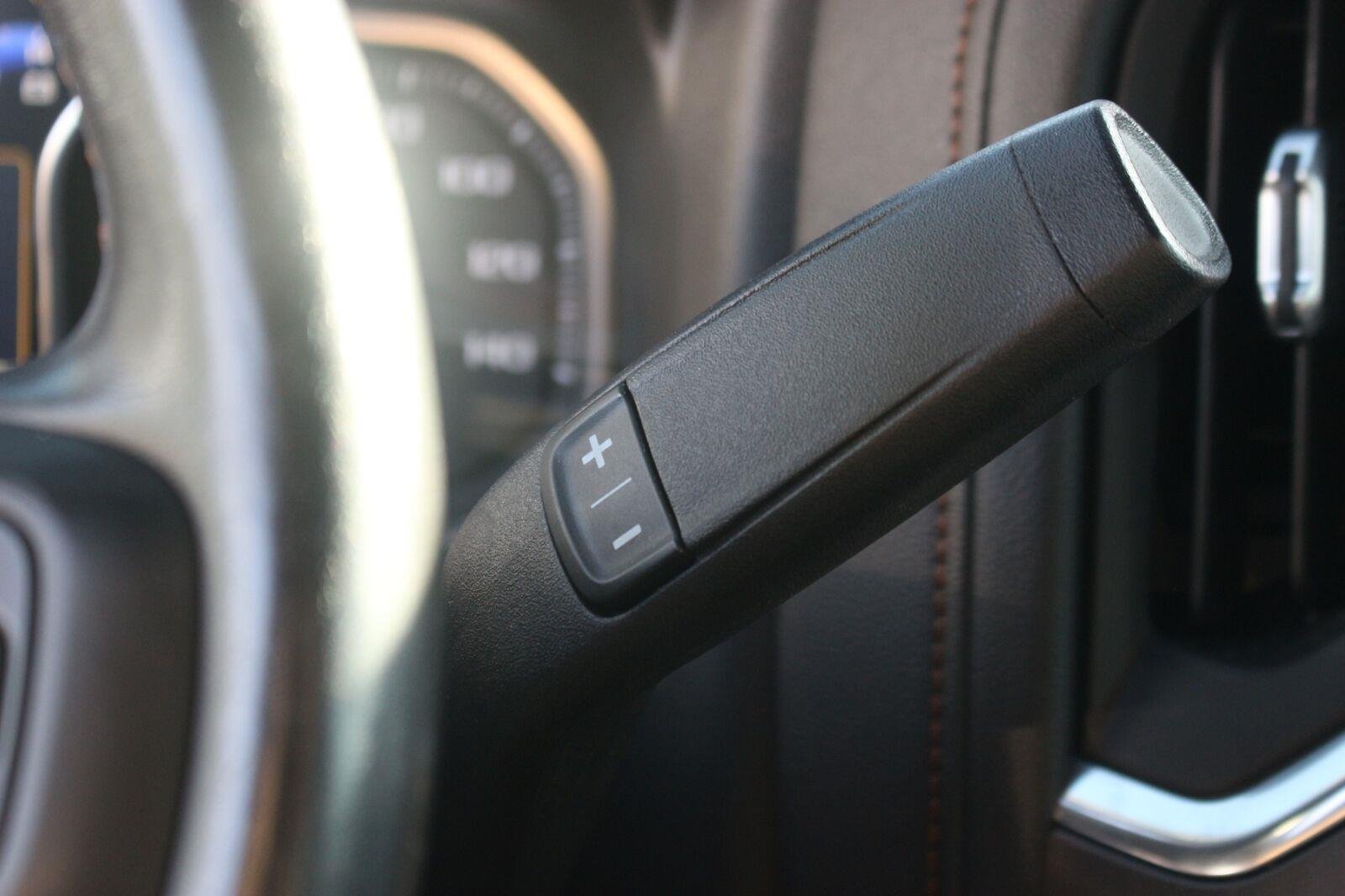 Used 2021 SUMMIT WHITE GMC AT4 image 32
