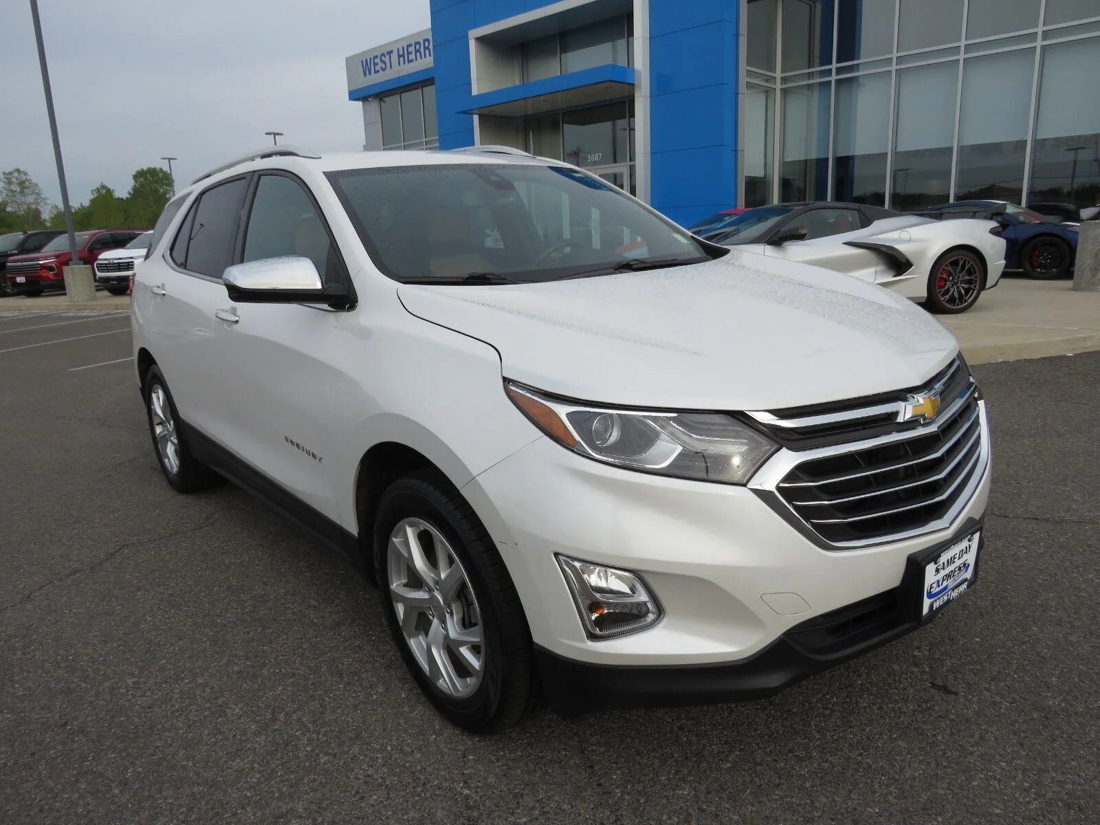 Used 2018 Chevrolet Equinox Premier with VIN 2GNAXVEVXJ6227827 for sale in Liverpool, NY