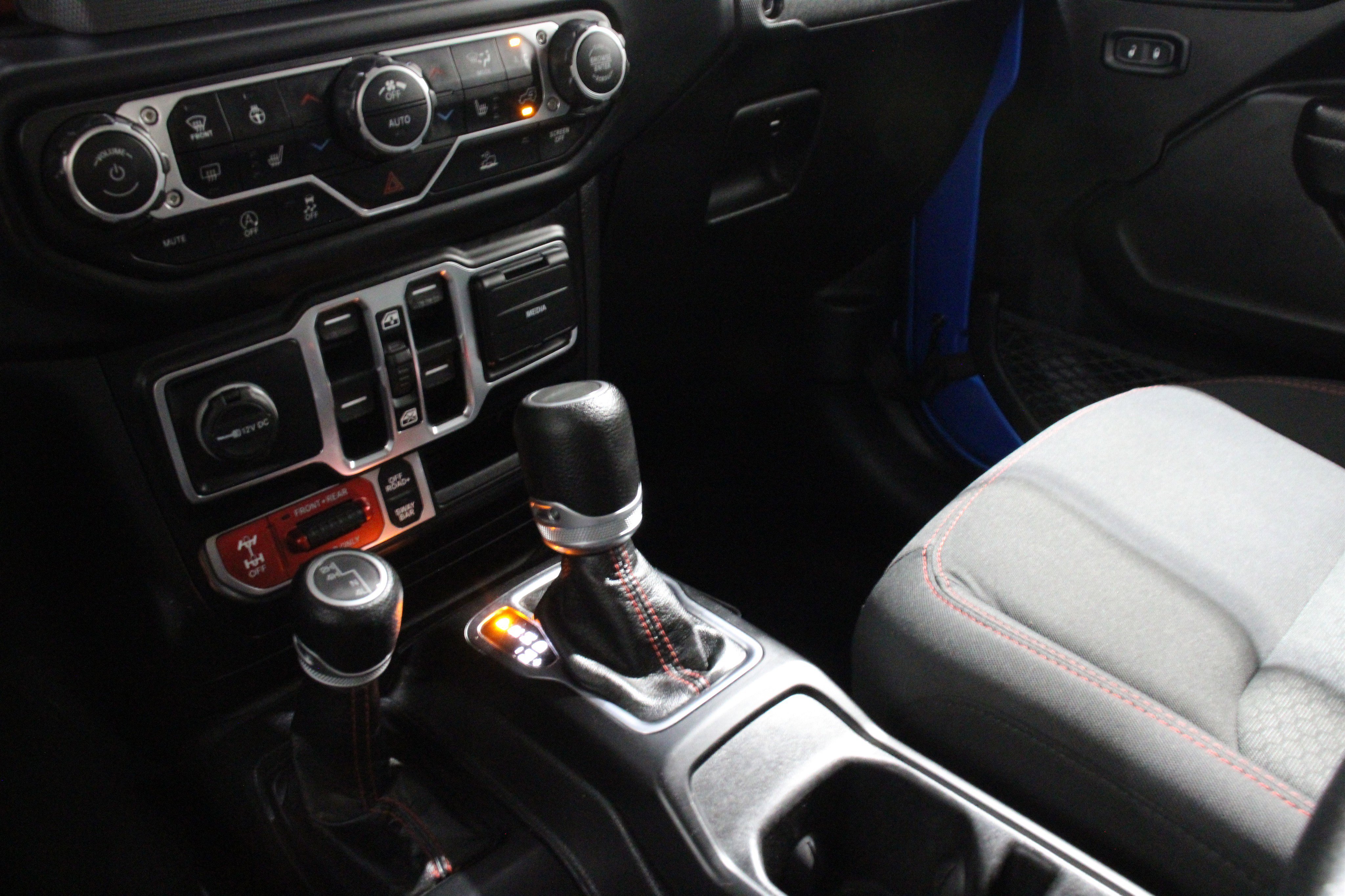 Used 2021 Hydro Blue Pearlcoat Jeep Rubicon image 19