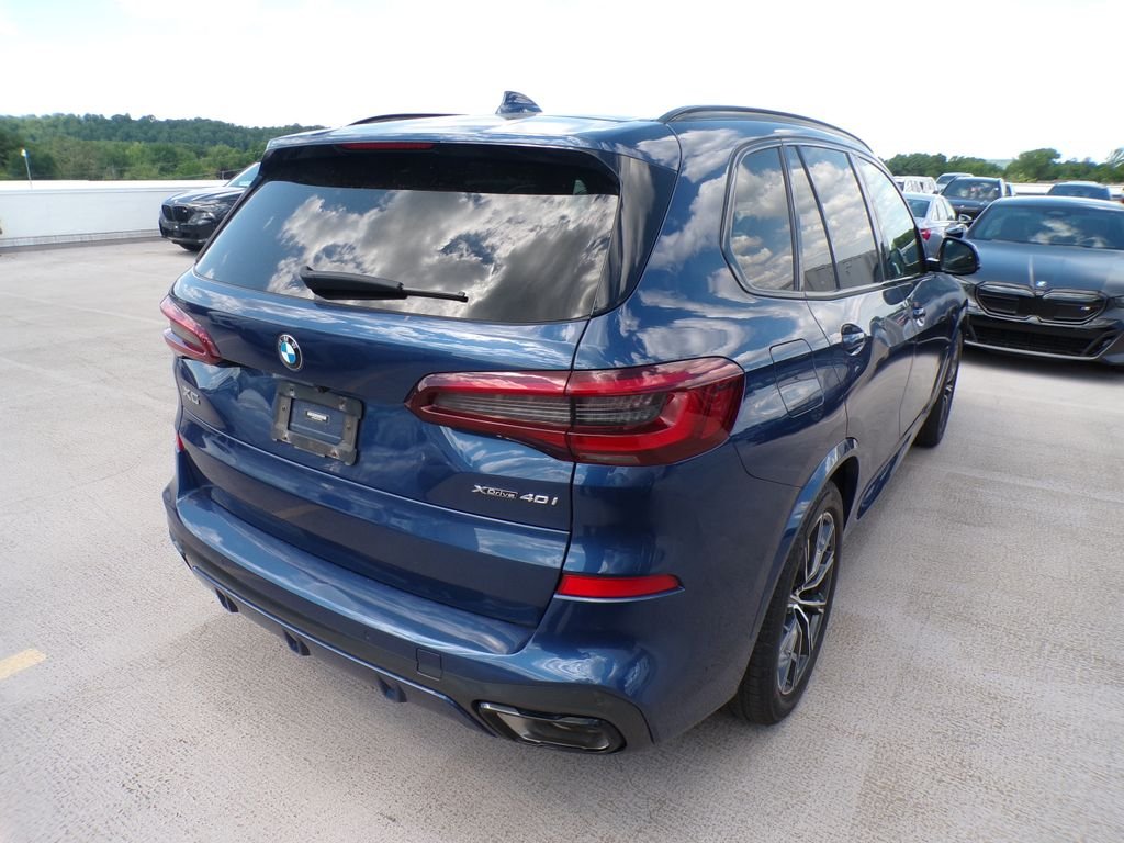 Certified Used 2023 Phytonic Blue Metallic BMW xDrive40i image 3