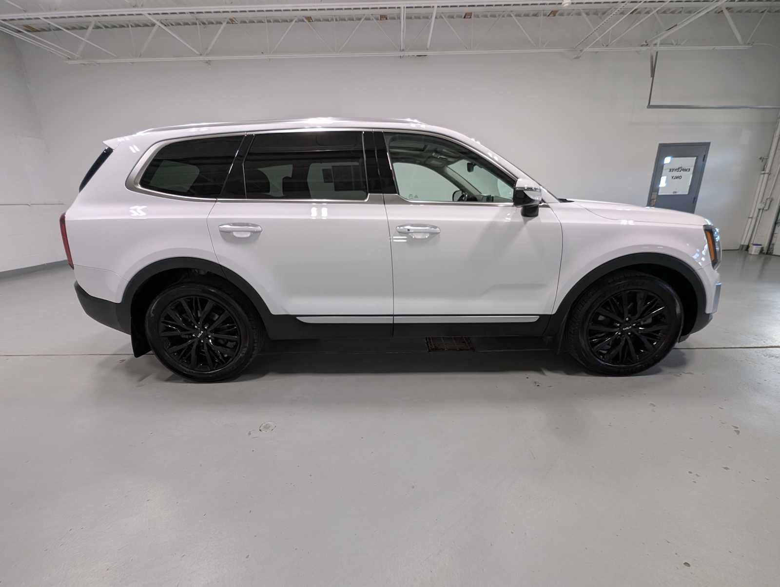 Used 2022 GLAC WHITE Kia SX image 8