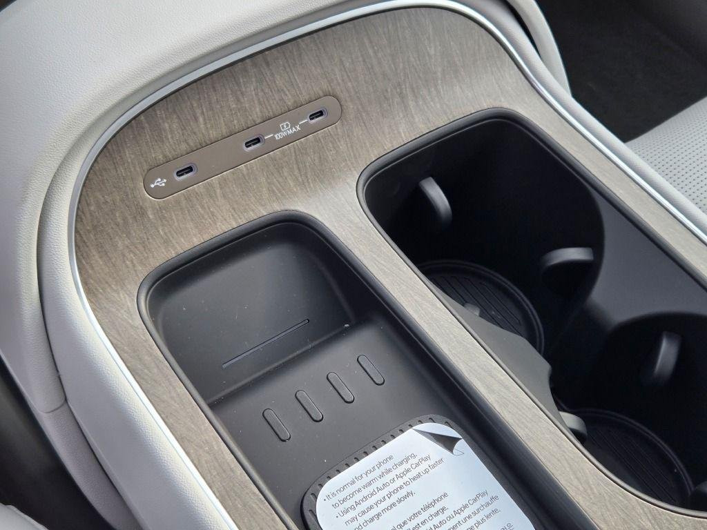 New 2026 White Hyundai SEL AWD image 32
