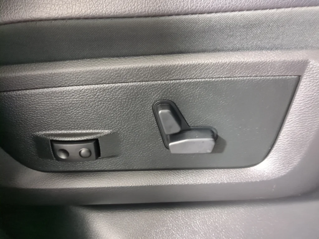 Used 2018 Red Ram Laramie image 19