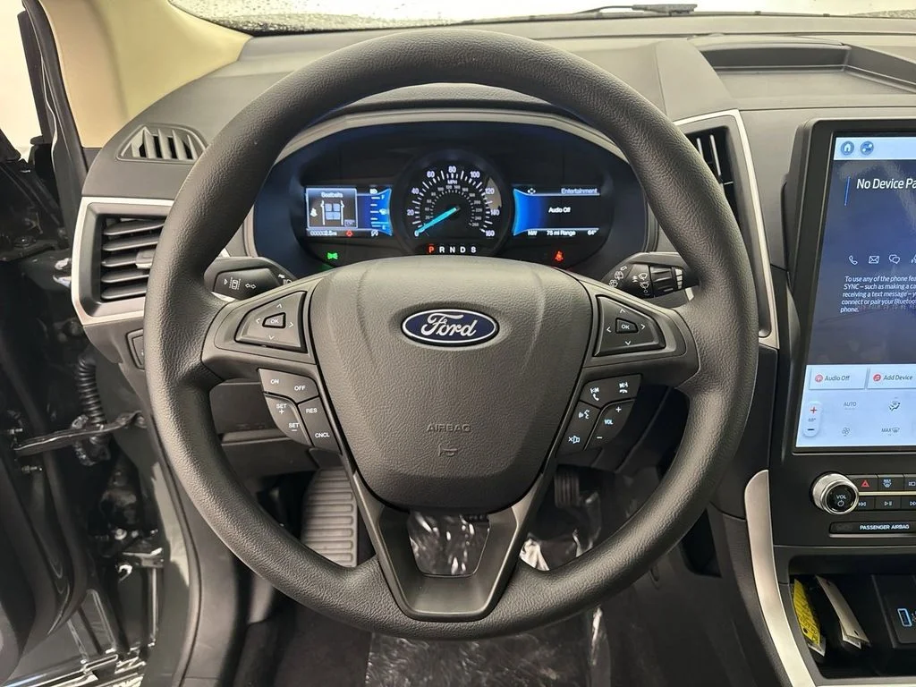 New 2024 Green Ford SE image 9