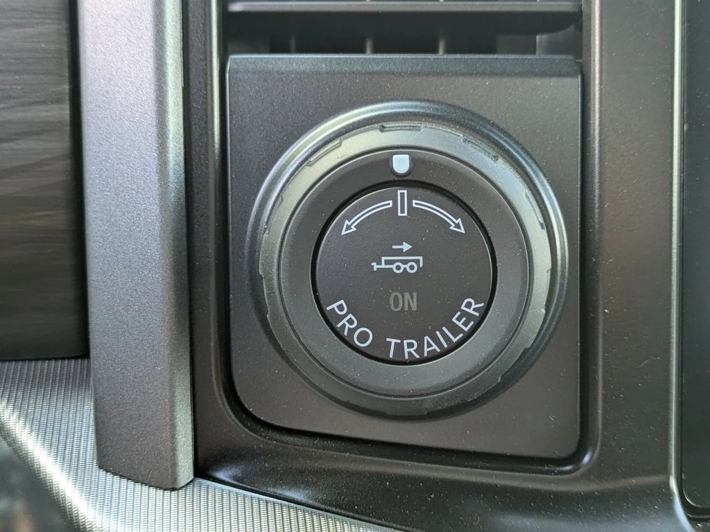 New 2026 Oxford White Ford Lariat image 28