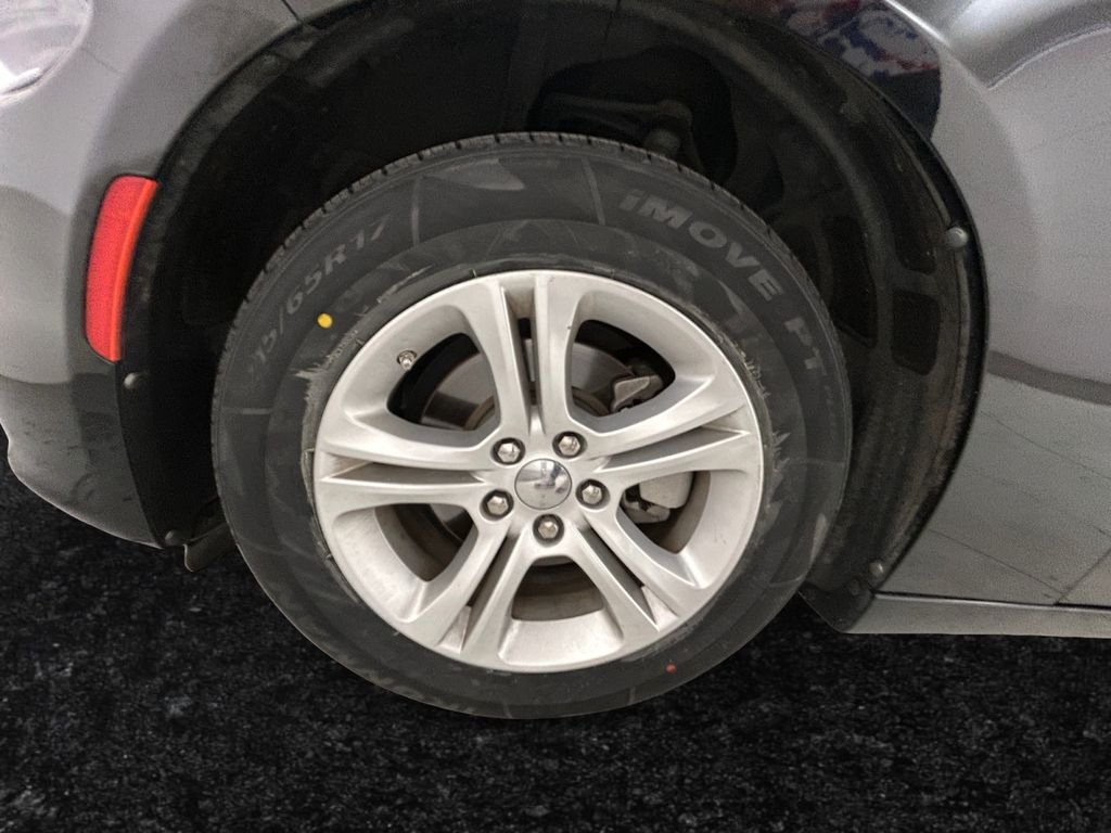 Used 2023 Black Dodge SXT image 20