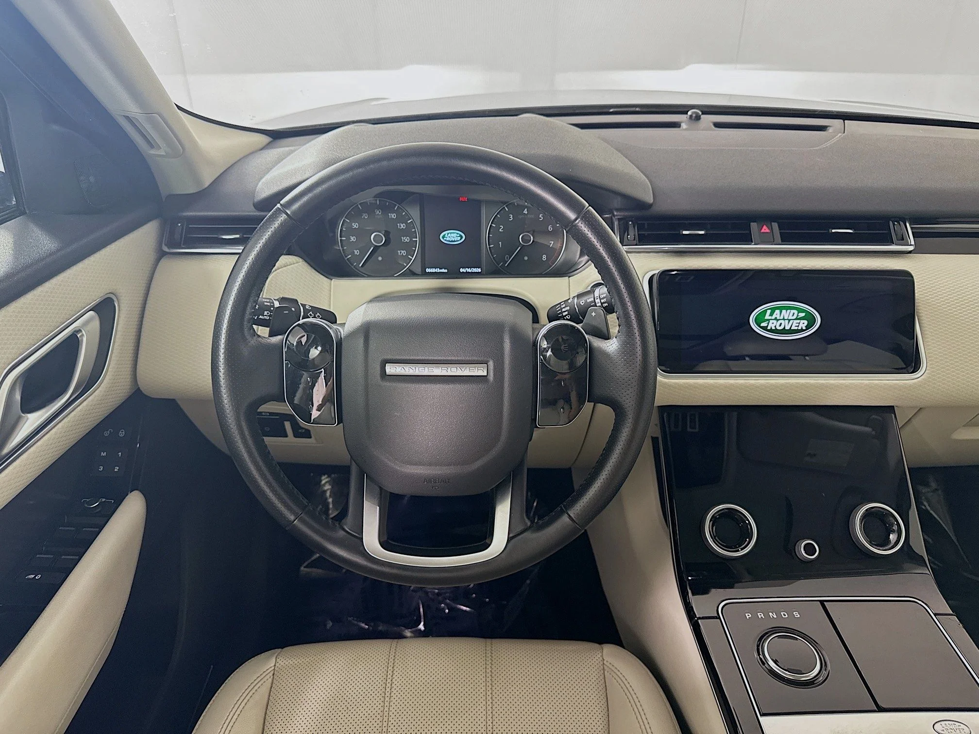 Used 2020 White Land Rover S image 23