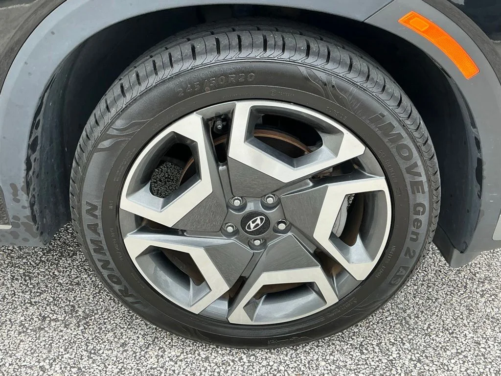 Used 2023 Black Hyundai Limited image 18