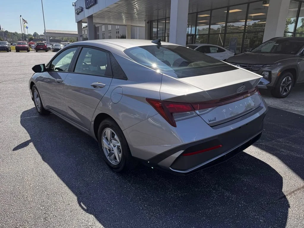 Used 2026 Fluid Metal Hyundai SE image 6