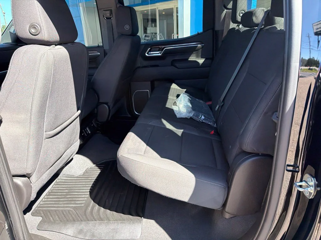 Used 2022 ONYX BLACK GMC SLE image 29