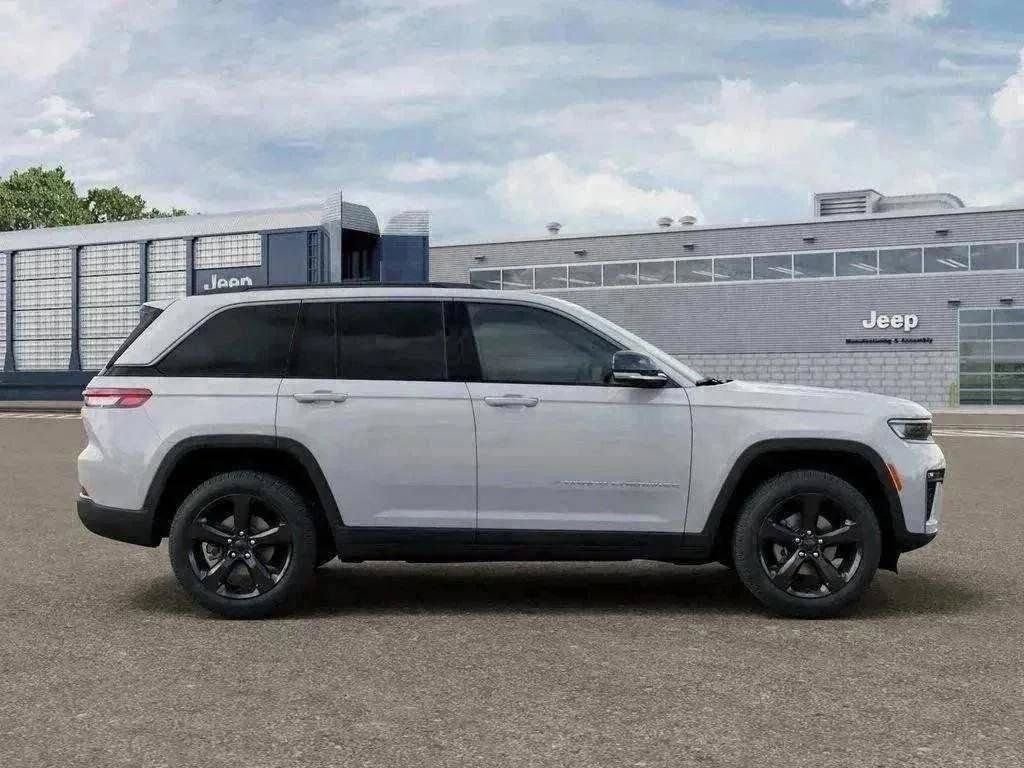 New 2026 Bright White Clearcoat Jeep Limited image 93