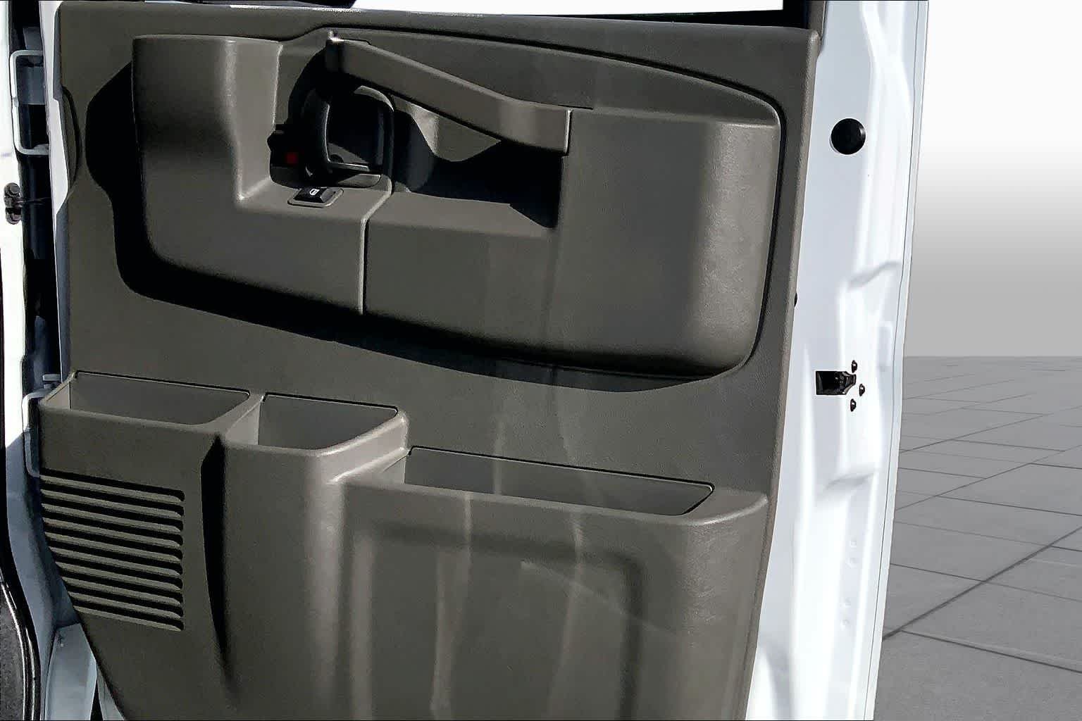 Used 2025 Summit White GMC LT image 21
