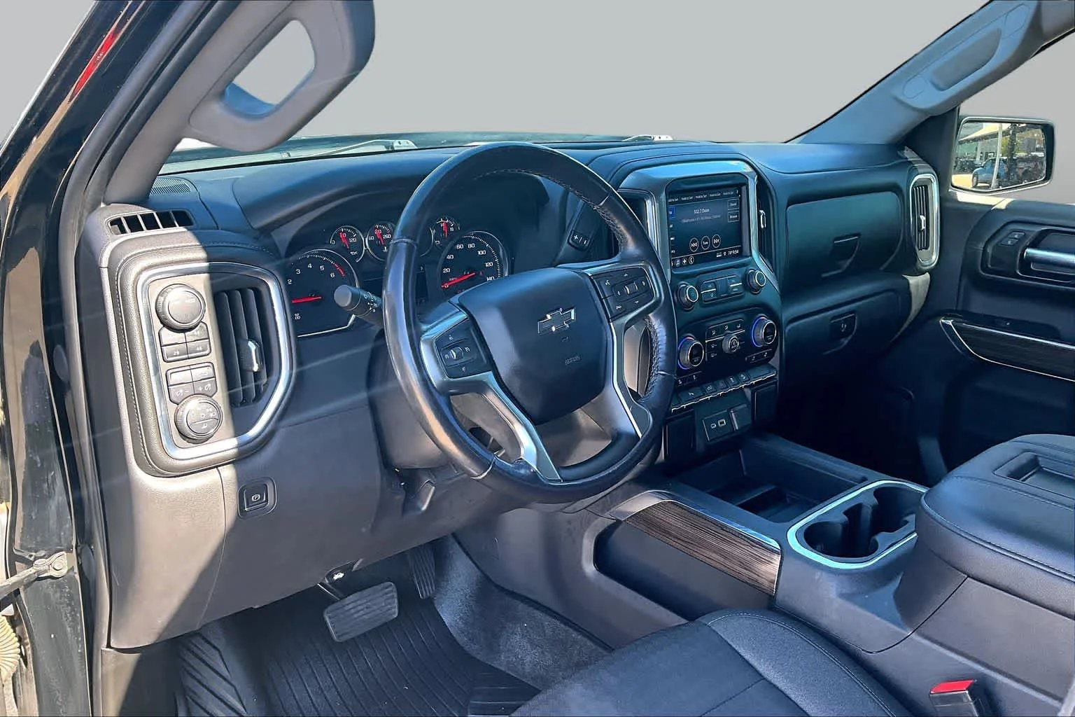 Used 2022 Black Chevrolet RST image 18