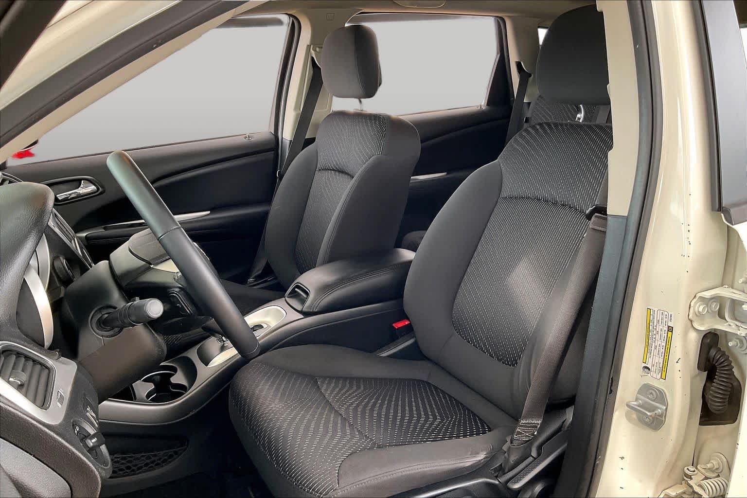 Used 2018 Vice White Dodge SE image 9