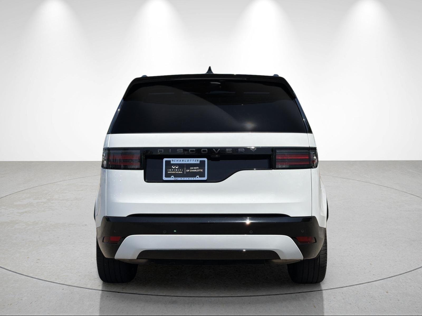 Used 2024 Fuji White Land Rover Dynamic SE image 4