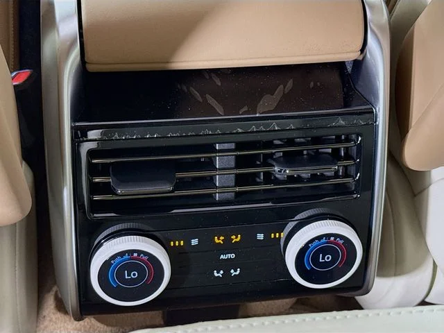 New 2026 Obsidian Black Satin Land Rover SV Signature Suite image 27