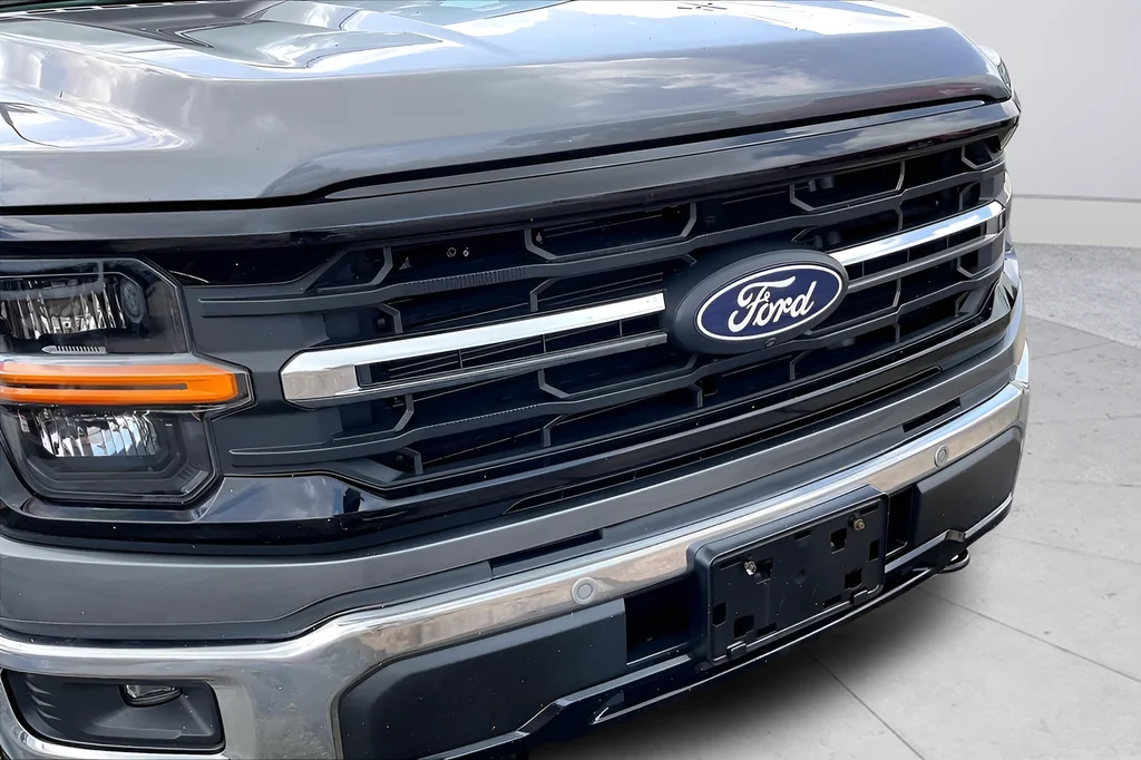 Used 2024 Gray Ford XLT image 35