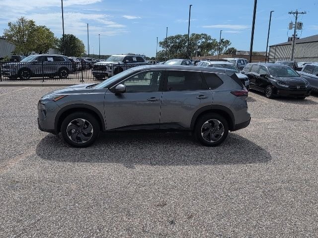 Used 2025 Gray Nissan SV image 2