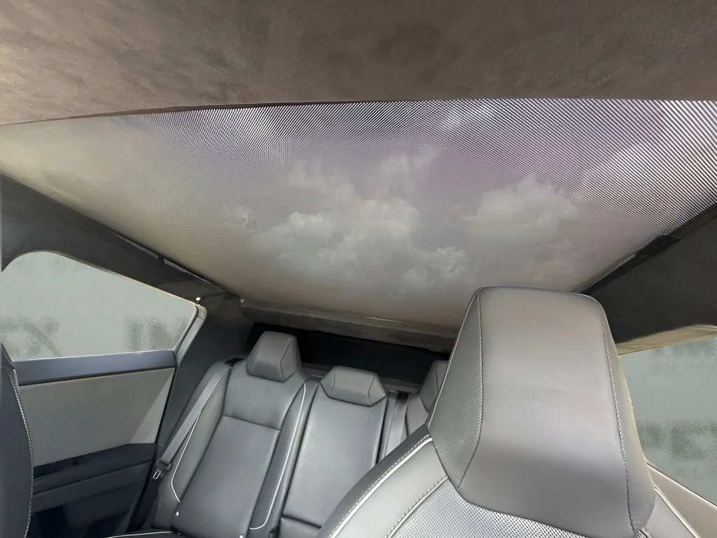 Used 2024  Tesla Base image 10