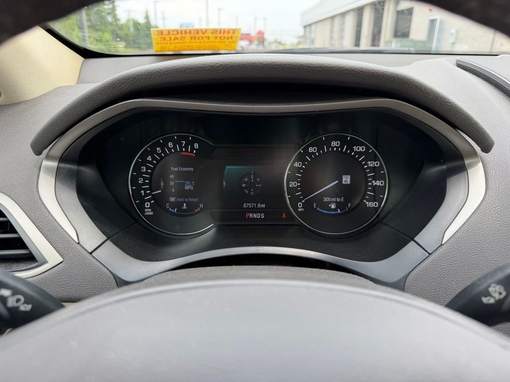 Used 2014 White Lincoln Base image 10