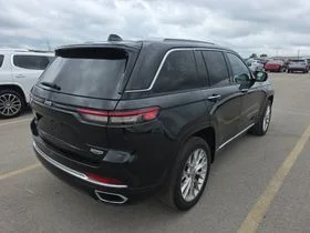 Used 2022 Diamond Black Jeep Summit 4xe image 3
