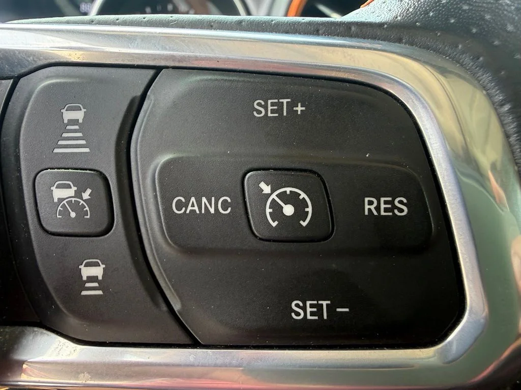 Used 2021 Gray Jeep Mojave image 20
