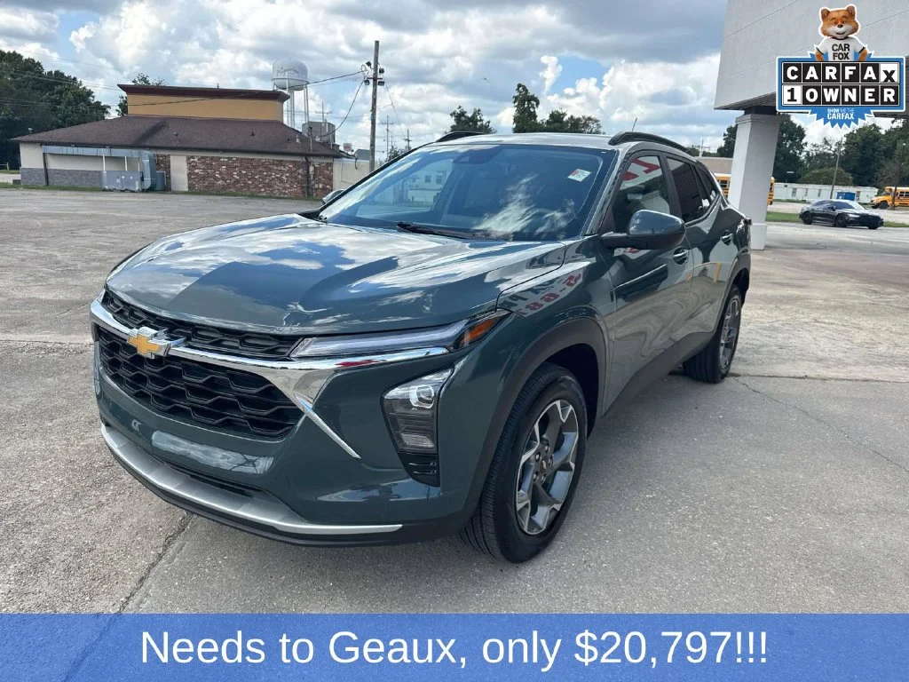 Used 2025 Gray Chevrolet LT image 9