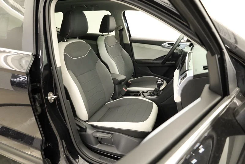 New 2026 Black Volkswagen 1.5T SE image 32